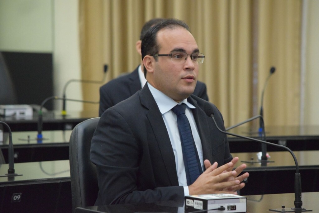 Davi Maia pede que TCE investigue aquisição de respiradores em Alagoas