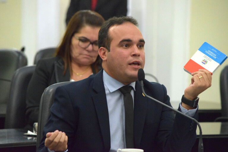 Temas como a despromoção de militares, o Fundo de Combate e Erradicação da Pobreza e perspectivas para o Canal do Sertão estão na mira dos deputados