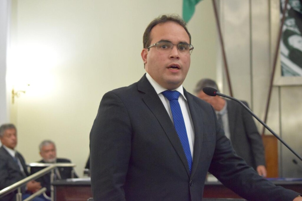 Davi Maia destaca trajetória política do ex-governador Ronaldo Lessa
