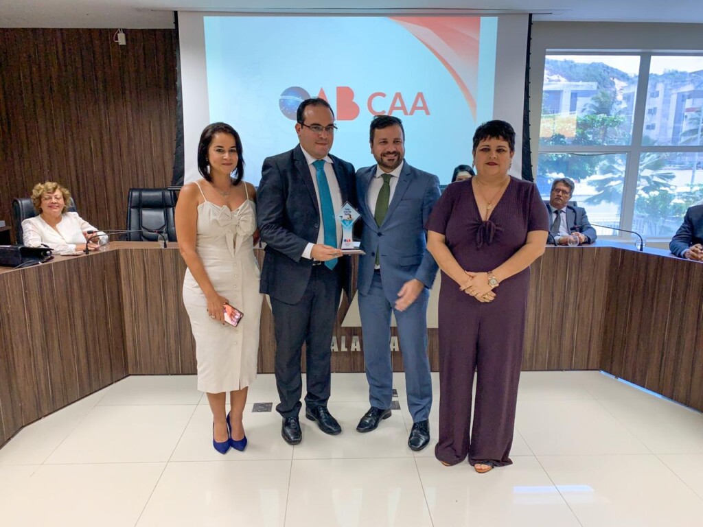 Davi Maia recebe prêmio da OAB/AL pela Causa Animal