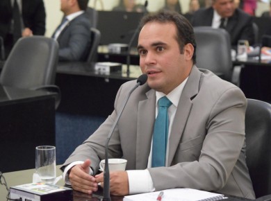 You are currently viewing Deputados cobram suspensão das aulas na rede pública como prevenção ao Covid-19