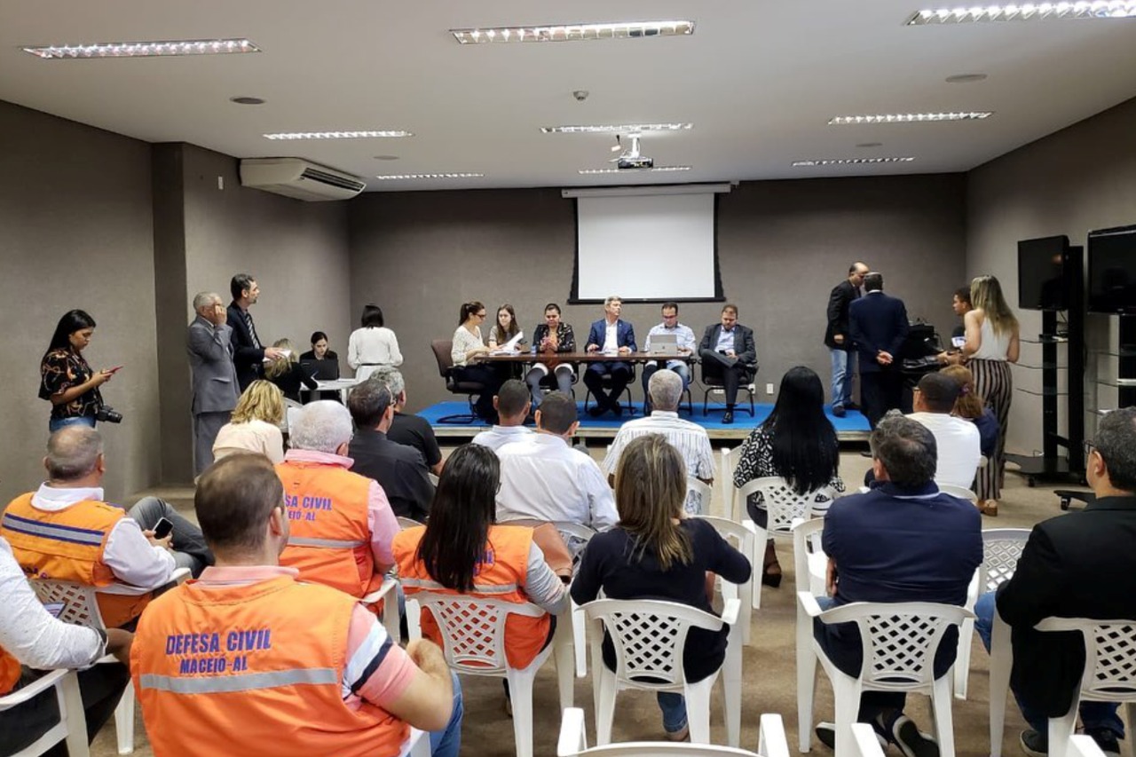 You are currently viewing Comissão defende ações integradas para minimizar danos às famílias do Pinheiro e região