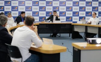 Read more about the article Saneamento básico: Assembleia Metropolitana rejeita emenda de Davi Maia e dá cheque em branco ao governador