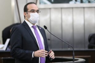 Read more about the article Após parecer do MPC, deputado Davi Maia volta a cobrar respostas do Estado sobre aquisição de respiradores