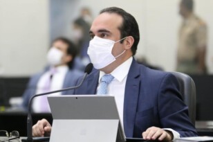 Read more about the article Deputado Davi Maia apresenta projeto de lei para vacinação dos profissionais da limpeza