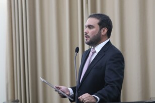 Read more about the article Davi Maia apresenta requerimento para que Seplag faça esclarecimentos sobre cancelamento de concursos