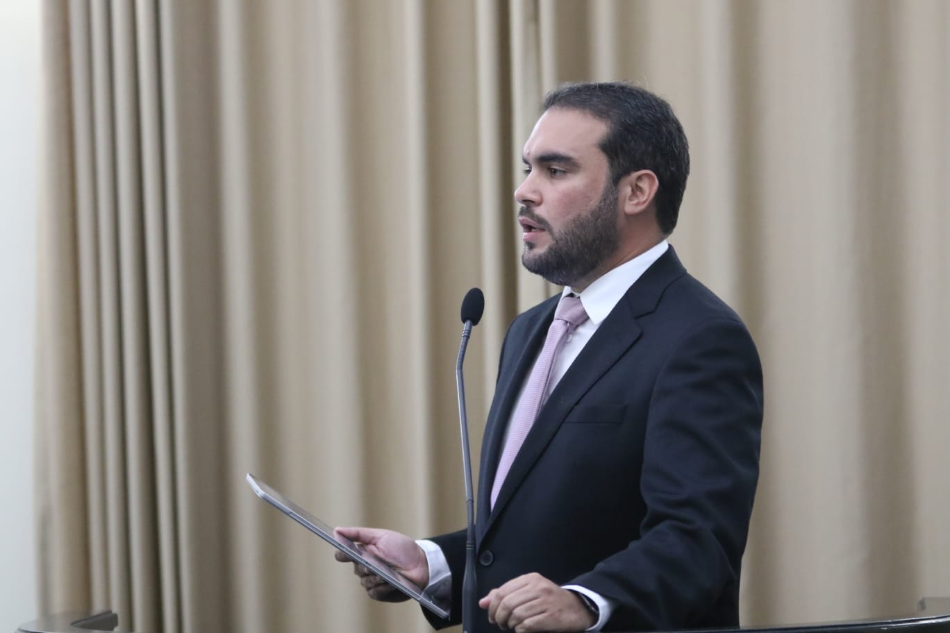 You are currently viewing Davi Maia apresenta requerimento para que Seplag faça esclarecimentos sobre cancelamento de concursos