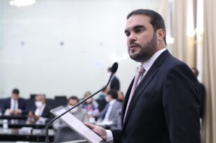 Read more about the article Protocolos de denúncias de irregularidades na Sesau, enviados por Davi Maia estão em andamento no MPE e MPC